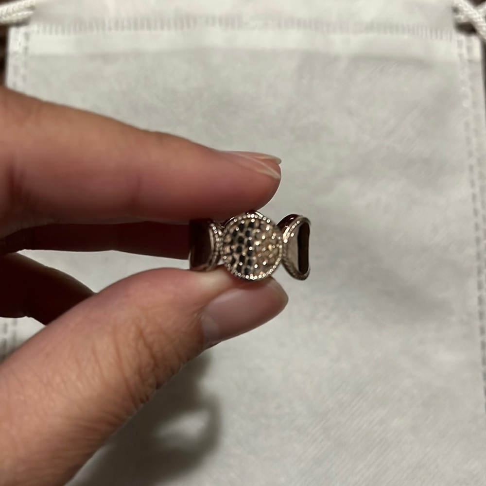Anna Beck Ring